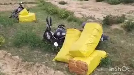 हरलाखी: गंगौर कैंप के अखहर घाट पर एसएसबी BOP के जवानों ने 870 बोतल शराब और दो बाइक ज़ब्त की