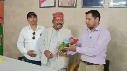 पौड़ी: ल्वाली जिला पंचायत सीट से भाजपा समर्थित प्रत्याशी अनिल कुमार के समर्थन में हरिश्चंद्र और संजय चंद्र ने लिया नाम वापस