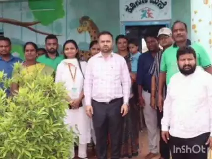 ಹುಮ್ನಾಬಾದ್: ಮಾಣಿಕನಗರ ಗ್ರಾಮ ಪಂಚಾಯಿತಿ ವ್ಯಾಪ್ತಿಯಲ್ಲಿ ಕೂಸಿನ ಮನೆ ಪರಿಶೀಲಿಸಿದ ಜಿ.ಪಂ ಮುಖ್ಯ ಕಾರ್ಯನಿರ್ವಕ ಅಧಿಕಾರಿ ಡಾ. ಗಿರೀಶ್ ಬದೋಲೆ