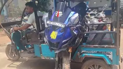 গড়বেতা ৩: চন্দ্রকোনা রোডে পুলিশিটহলে বাইক ফেলে দে দৌড় ২ যুবক, অসামাজিক কার্যকলাপে লিপ্ত এরা জানালেন পুলিশ প্রশাসন