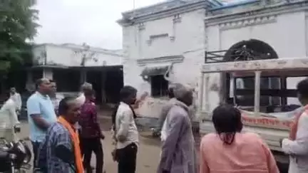 नौगांव: नौगांव धुबेला के पास झाड़ियों में मिला अज्ञात व्यक्ति का शव, पुलिस ने शुरू की जांच