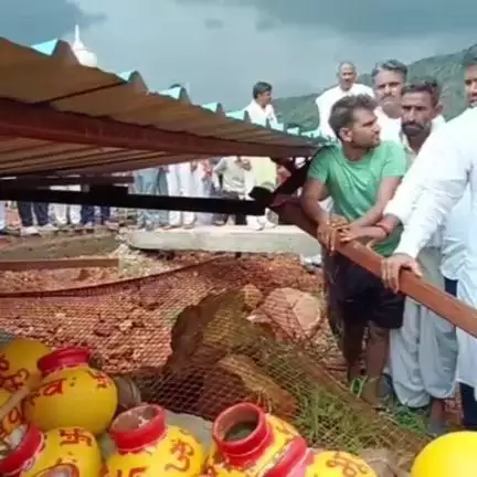 मालाखेड़ा: देवीजी की डूंगरी पर निर्माणाधीन मंदिर तोड़े जाने पर नेता प्रतिपक्ष टीकाराम जूली ने राज्य सरकार पर साधा निशाना