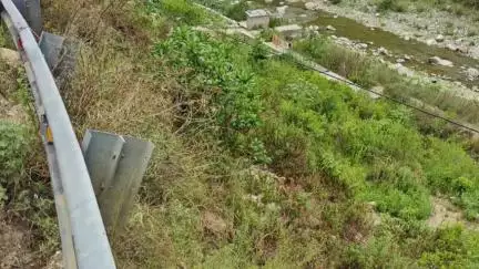 कर्णप्रयाग: तहसील प्रशासन ने कर्णप्रयाग में यातायात व्यवस्था सुदृढ़ करने को लेकर 3 जगहों पर पार्किंग निर्माण के लिए भूमि की चिन्हित