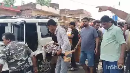 मनिका: नामुदाग के पास बस की टक्कर से एक किशोर की हुई मौत, एक युवक घायल