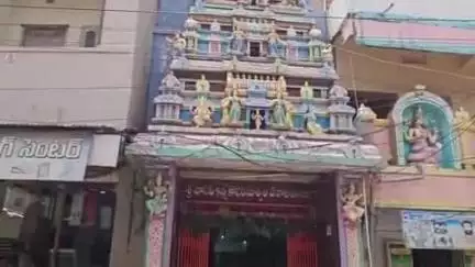 జడ్చర్ల: మహబూబ్ నగర్ జిల్లా జడ్చర్లలో శాకంబరి అలంకరణలో వాసవి కన్యకా పరమేశ్వరి దేవి  దర్శనం