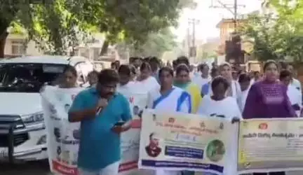 తిరువూరులో ఫ్రైడే డ్రై డే కార్యక్రమం సందర్భంగా భారీ ర్యాలీ, హాజరైన ఆర్డీవో కే మాధురి