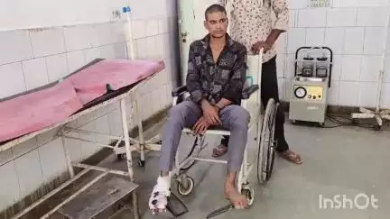 डूंगरपुर: दो बाईकों की भिड़ंत में एक युवक घायल, जिला अस्पताल में चल रहा है उपचार