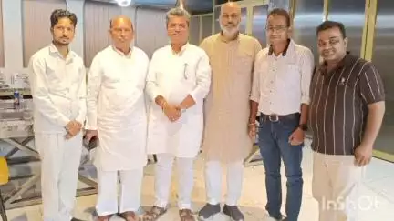नजीबाबाद: अंतरराष्ट्रीय वैश्य महासम्मेलन के प्रदेश सचिव नजीबाबाद पहुंचे, संगठन के पदाधिकारियों से की वार्ता