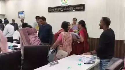 जांजगीर: जिला पंचायत जांजगीर की सामान्य सभा की बैठक अधिकारियों की अनुपस्थिति के कारण स्थगित