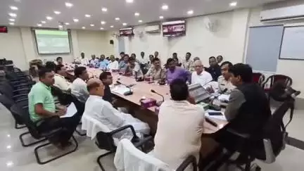 কালনা ১: কালনার ঐতিহ্যশালী মা মহিষমর্দিনী পুজোকে কেন্দ্র করে বিশেষ প্রশাসনিক বৈঠক; হাজির SDO, SDPO সহ বিশিষ্টরা