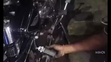महू में वायु प्रदूषण फैलाने वाले मैजिक वाहन और मॉडिफाई साइलेंसर लगी बुलेट पर हुई कार्रवाई