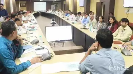 सिरोंज: जिले में हितग्राहीमूलक योजनाओं में लापरवाही बरतने वाले बैंकों के खाते बंद करने के कलेक्टर ने दिए निर्देश