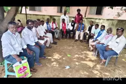 వికారాబాద్: కులం పేరుతో దూషించిన అగ్రకుల పెత్తందారులపై ఎస్సీ ఎస్టీ కేసు నమోదు చేసి అరెస్ట్ చేయాలి : సిఐటియు జిల్లా ఉపాధ్యక్షులు