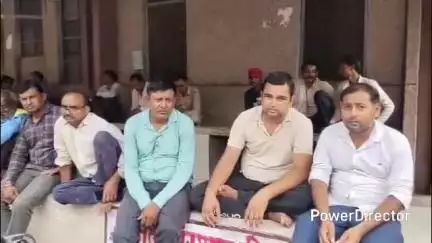 मऊ: जनपद के रैपुरा गांव में जहरीले कीड़े के काटने से 38 वर्षीय विकलांग शिक्षक की मौत, पुलिस ने कराया शव का पोस्टमार्टम