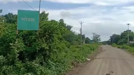 कळमनूरी: सांडस कळमनुरी मार्गावर अवैधरित्या वाळू वाहतूक करणारे ट्रॅक्टर पकडले,कळमनुरी महसूल पथकाची कारवाई