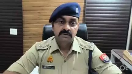धामपुर: स्योहारा मार्ग पर गोरा बादल पुलिस चौकी के पास बाइक के पेड़ और यात्री शैड से टकराने पर एक बाइक सवार की उपचार के दौरान मौत
