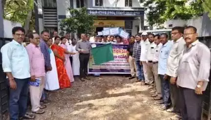 గద్వాల్: పట్టణంలో ప్రపంచ జనాభా దినోత్సవం సందర్భంగా ర్యాలీ ప్రారంభించిన జిల్లా వైద్యాధికారి DMHO సిద్దప్ప