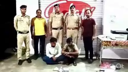 हरिपुर: पुलिस थाना हरिपुर की टीम ने नाकाबंदी के दौरान एक गाड़ी से दो लोगों से बरामद की 147 ग्राम चरस और 197 ग्राम भुक्की