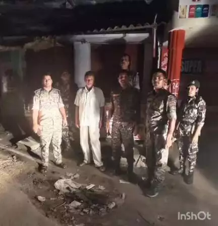 मदनपुर: बेरी गांव से पुलिस ने फरार चल रहे एक एनबीडब्ल्यू वारंटी को किया गिरफ्तार