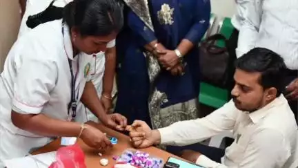 கோவை தெற்கு: சுகாதாரத்துறை சார்பில் அரசு ஊழியர்களுக்கு  ஆட்சியர் அலுவலகத்தில் சிறப்பு மருத்துவ முகாம் நடைபெற்றது