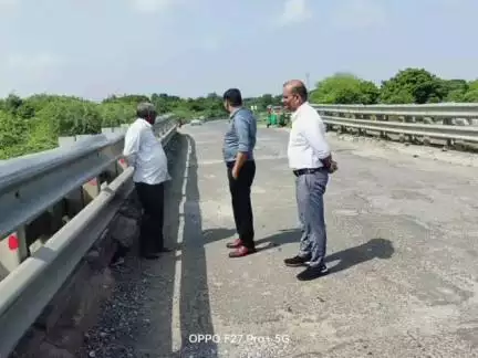 મહેસાણા જિલ્લાના તમામ બ્રિજની મુલાકાત લઇ સ્થળ તપાસ કરવાની જિલ્લા કલેક્ટરની સુચનાને લઈ તંત્ર એલર્ટ મોડ પર
