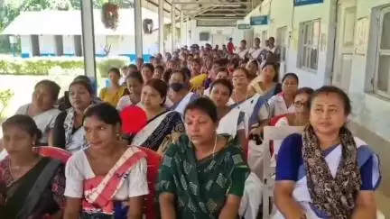 সোণাৰি: লাকুৱা চাহ বাগিচাত জিলা স্বাস্থ্য বিভাগৰ বিশ্ব জনসংখ্যা দিৱস উদযাপন, উপস্থিত থাকে জিলা যুটীয়া স্বাস্থ্য সেৱা সঞ্চালক