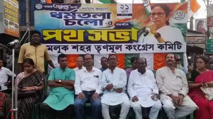 তমলুক: ২১শে জুলাই শহীদ স্মরণে শহর তৃণমূল কংগ্রেস কমিটির উদ্যোগে মানিকতলা মোড়ে পথসভা,উপস্থিত জেলা চেয়ারম্যান