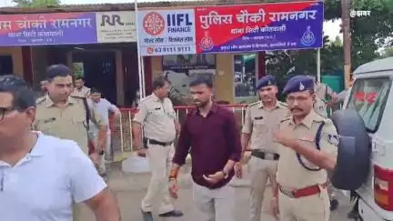 खंडवा नगर: धरना प्रदर्शन व चक्का जाम के बाद एबीपी कार्यकर्ताओं ने एडिशनल एसपी को ज्ञापन सौंपा