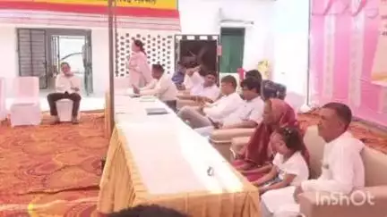 संभल: असमोली के कुतुबपुर में सीडीओ की अध्यक्षता में जन चौपाल का आयोजन, गांव की समस्याओं के समाधान की दी गई जानकारी