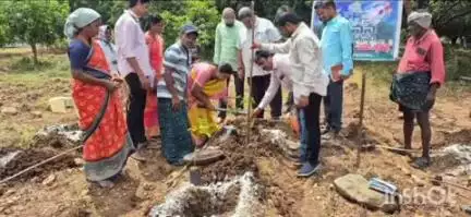 కొత్తగూడెం: వన మహోత్సవ లక్ష్యాలను సాధించాలని సూచించిన అదనపు కలెక్టర్ విద్యా చందన