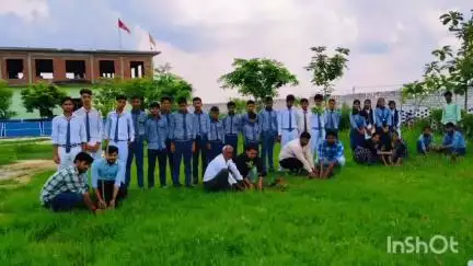 भोगांव: बिछवा क्षेत्र के शहीद RMS एजूकेशन में वृहद वृक्षारोपण कार्यक्रम का आयोजन हुआ