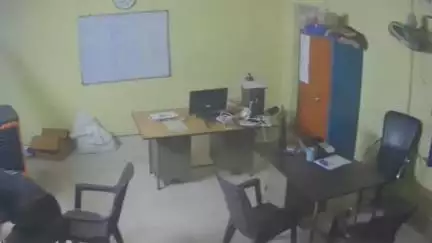 बेरमो: करगली में निजी कंपनी के कार्यालय का ग्रिल तोड़कर लाखों की नगदी चोरी, सीसीटीवी फुटेज सामने आया
