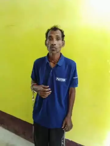মিনাখাঁ: চুরির ঘটনায় বগীরহূলা এলাকা থেকে এক ব্যক্তিকে গ্রেফতার করে মিনাখা থানা থেকে পাঠানো হলো বসিরহাট আদালতে