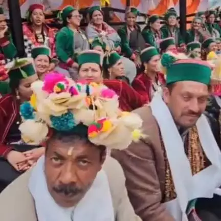 कल्पा: किन्नौर के पूर्बनी गाँव में आयोजित मंदिर प्रतिष्ठा कार्यक्रम का समापन, महिलाओं को दी विदाई और किया गया सम्मानित