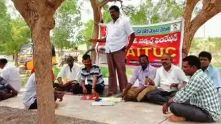 బద్వేల్: పోరుమామిళ్ల : ఆటో కార్మికులకు సంక్షేమ బోర్డు ఏర్పాటు చేయాలి - ఏఐటీయూసీ, సిపిఐ నాయకులు