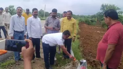 खूंटी: खूंटी विधायक राम सूर्या मुंडा ने पेलोल में डायवर्सन कार्य का शिलान्यास किया