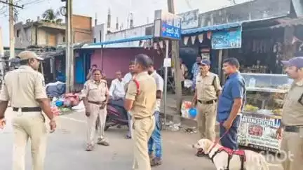ఏటిగైరంపేట,రావణాపల్లి గ్రామాల్లో శుక్రవారం పోలీసుల తనిఖీలు,గుట్కా,ఇతర మత్తు పదార్థాలు విక్రయిస్తున్న 6 దుకాణాలపై కేసులు