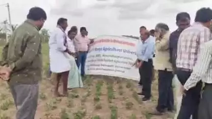 గుంతకల్లు: రైతులు లోతు దుక్కులతో పంటలు సాగు చేయాలి, గుత్తి మండలం కరిడికొండలో హైదరాబాదు నిక్రా శాస్త్రవేత్త వినోద్ కుమార్ సింగ్