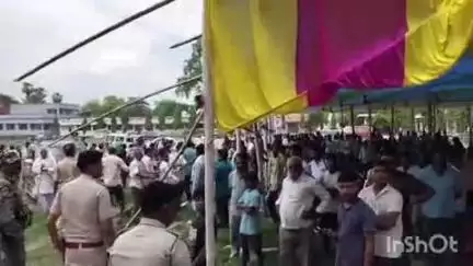 महुआ: महुआ में पंचायत उपचुनाव की मतगणना शुक्रवार को हुई, परिणाम में कहीं खुशी तो कहीं गम दिखा