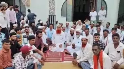 परभणी: 17 जुलैपासून मास विक्री बंद,कुरेशी समाजाचा कुरेशी मज्जिद येथील बैठकीत निर्णय