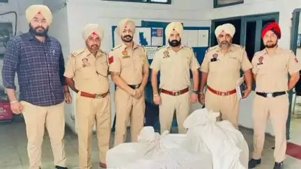 ਅੰਮ੍ਰਿਤਸਰ 2: ਅੰਮ੍ਰਿਤਸਰ 'ਚ ਨਸ਼ੀਲੇ ਕੈਪਸੂਲਾਂ ਦੀ ਵੱਡੀ ਖੇਪ ਬਰਾਮਦ, ਥਾਣਾ ਬੀ ਡਿਵੀਜ਼ਨ ਵੱਲੋਂ ਕਾਰਵਾਈ 'ਚ 30070 ਕੈਪਸੂਲ ਹੋਏ ਬਰਾਮਦ
