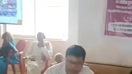 बेनीपुर: अलीनगर प्रखंड सभागार भवन में मुख्यमंत्री ने शुक्रवार को पेंशनधारियों को संबोधित किया