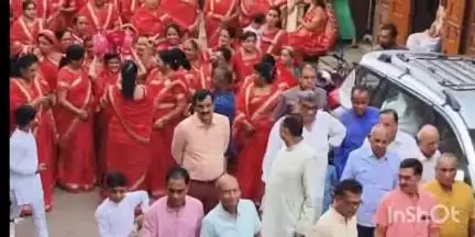 कुक्षी: बाग में 7 दिवसीय शिव महापुराण कथा के आयोजन को लेकर महिला मंडल ने नगर में निकाली शोभायात्रा