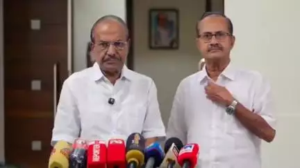 ഏറനാട്: സ്കൂൾ സമയമാറ്റത്തിൽ ജനാധിപത്യവിരുദ്ധമായ നിലപാട് എടുത്തത് സർക്കാരെന്ന് കാരാത്തോട് വസതിയിൽ പി.കെ കുഞ്ഞാലികുട്ടി എം.എൽ.എ