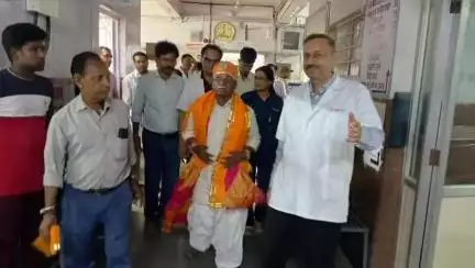 गिर्वा: टीएडी मंत्री बाबूलाल खराड़ी ने अंबामाता स्थित सैटेलाइट हॉस्पिटल का किया निरीक्षण, देखी व्यवस्थाएं