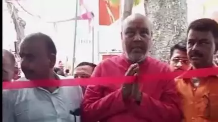 निचलौल: हरपुर पकड़ी स्थित बउरहवा बाबा मंदिर में विधायक ने नए अतिथि भवन का किया लोकार्पण