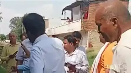 बिंदकी: चौडगरा कस्बे के औद्योगिक क्षेत्र का कानपुर उद्योग मंडल के आयुक्त ने किया निरीक्षण, साफ-सफाई के दिए निर्देश