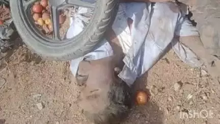 రోడ్డు ప్రమాదంలో వ్యక్తి అక్కడికక్కడే మృతి