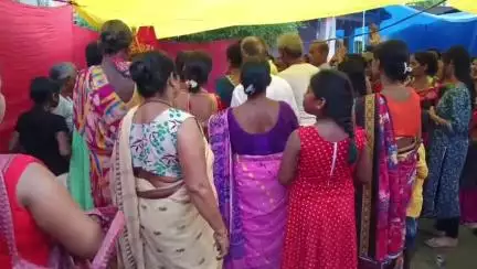 ঢেকিয়াজুলি ভাগ: বিশ্ব শান্তিৰ কামনাৰে ডাংগাবস্তিত অনুষ্ঠিত হৈছে শ্ৰীশ্ৰী হৰিনাম সংকীৰ্তন
