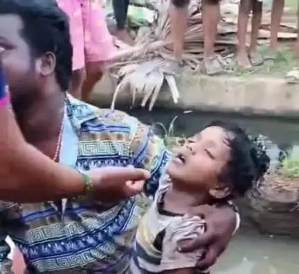 రాజమండ్రి సిటీ: రాజానగరం మండలంలో బోరు కోసం తవిని గోతులో పడి బాలుడు మృతి: జంగాల కాలనీ లో అలుముకున్న విషాదం
